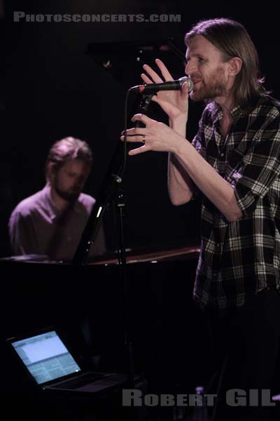 JAY-JAY JOHANSON - 2010-12-01 - PARIS - La Maroquinerie - 